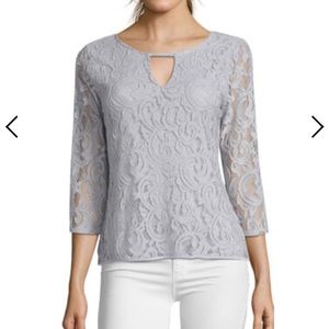 🌟3/$15! Beautiful Adrianna Papell Lace key-hole 3/4 sleeve top